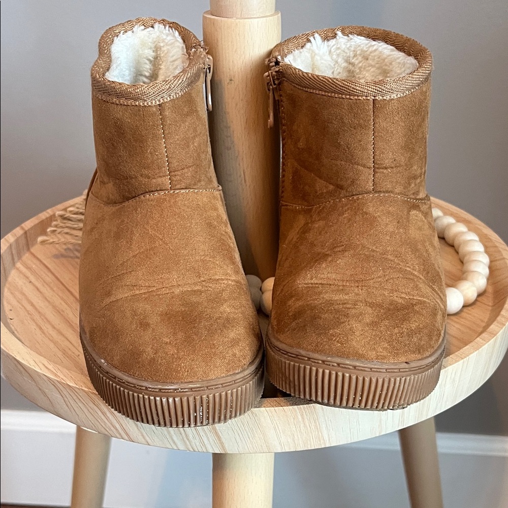 Cat & Jack Girls Arlo Cozy Tan Congac Ankle Boots Size 12 - Picture 2 of 7